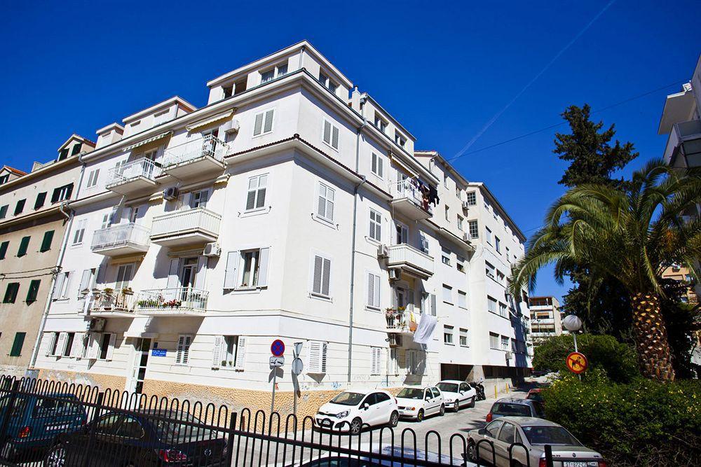 Split Apartments Peric Exteriör bild